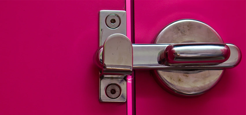 Childproof Gate Lock in Rosedale, California